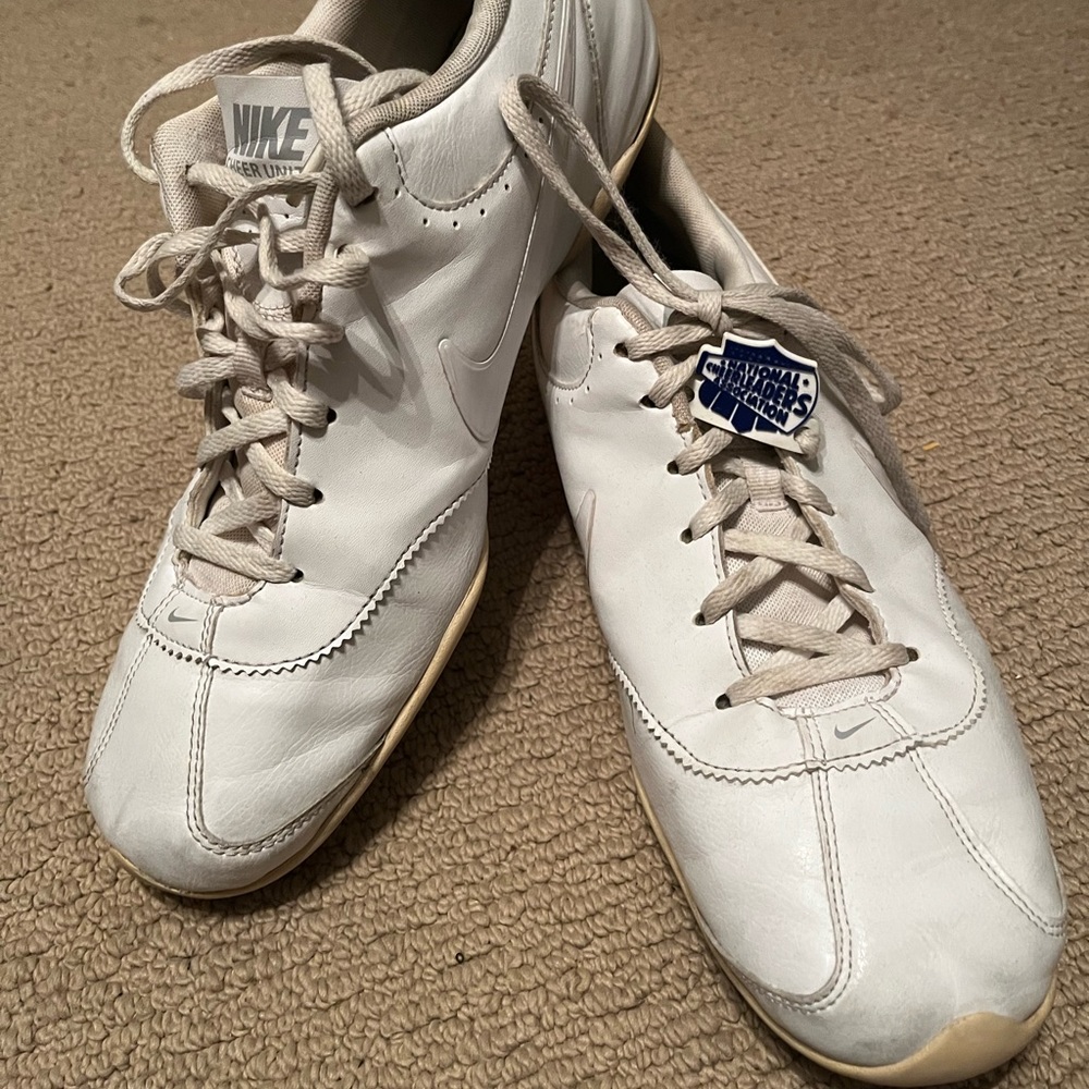 Nike Cheer Unite Sneaker - Size 12